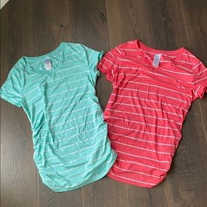 V-Neck MATERNITY t-shirt